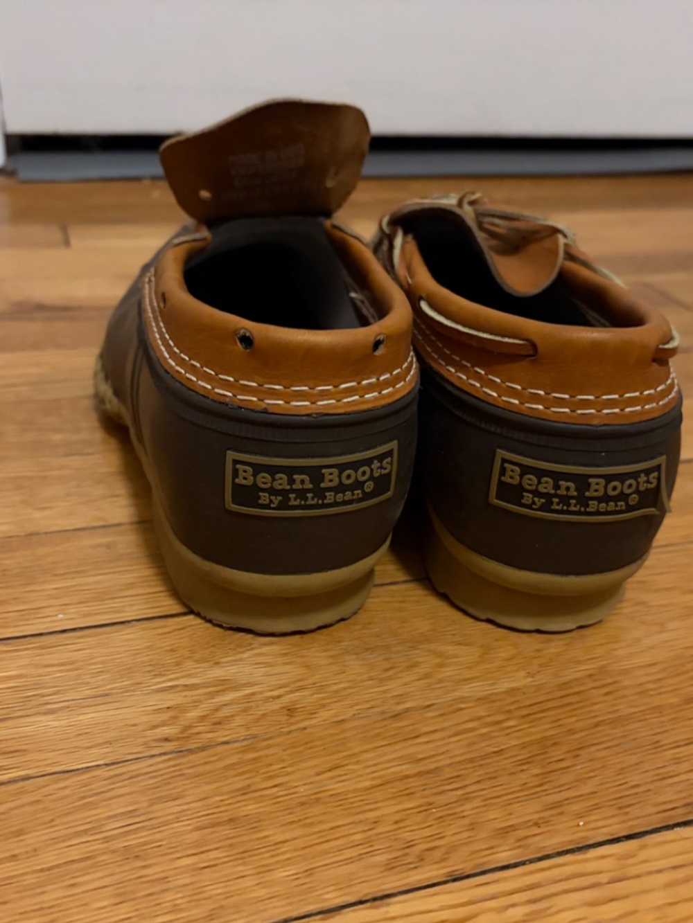 Men’s short bean boots -  missing lace - Picture 3 of 5